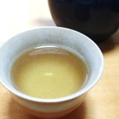 梨ボーさん♡こんにちは～。今日は、とても寒いです(*_*;
温まりたいと思ってレシピ発見！緑茶に砂糖って入れた事無かったけど、すごく合うんですね。御馳走様です♡